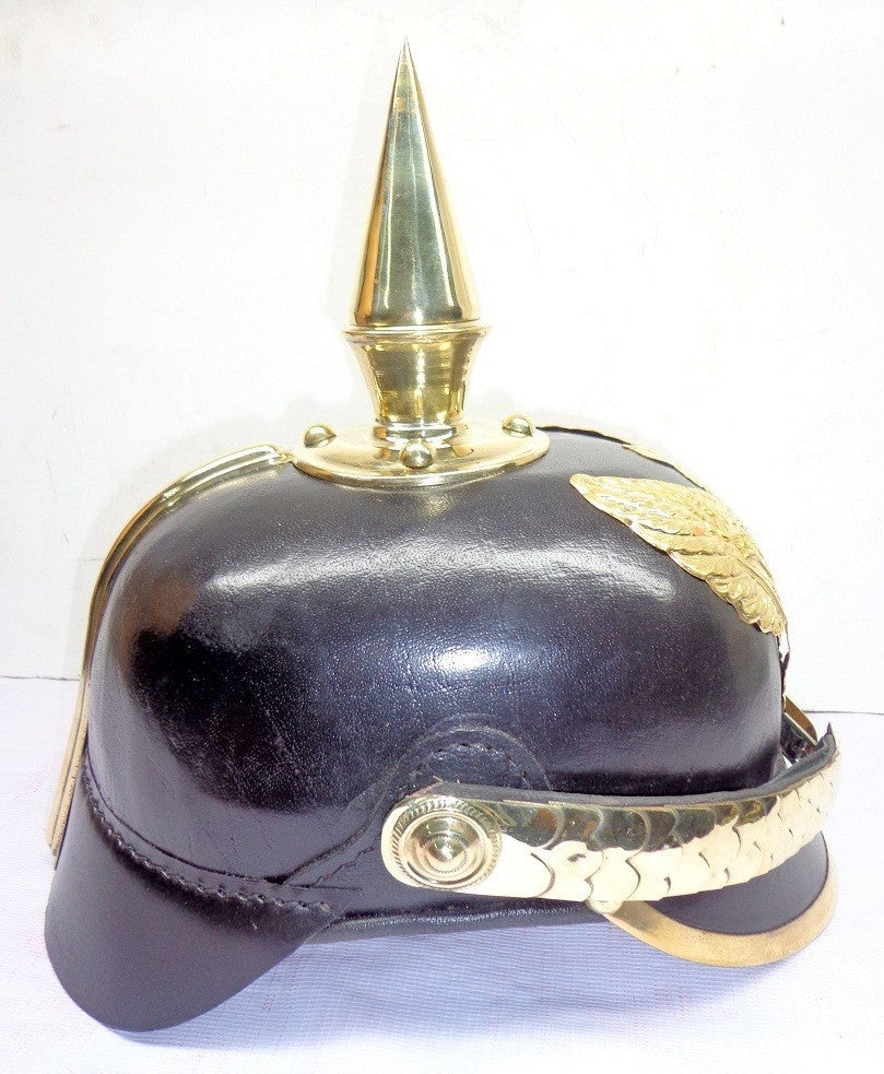 Model 1895 Oldenburg Dragoner Artillerie Officer's Pickelhaube - view 3