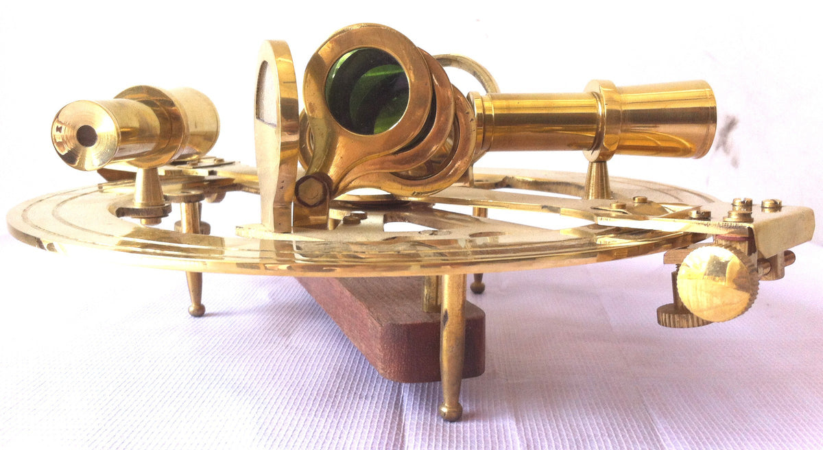 Round brass sextant - view 2