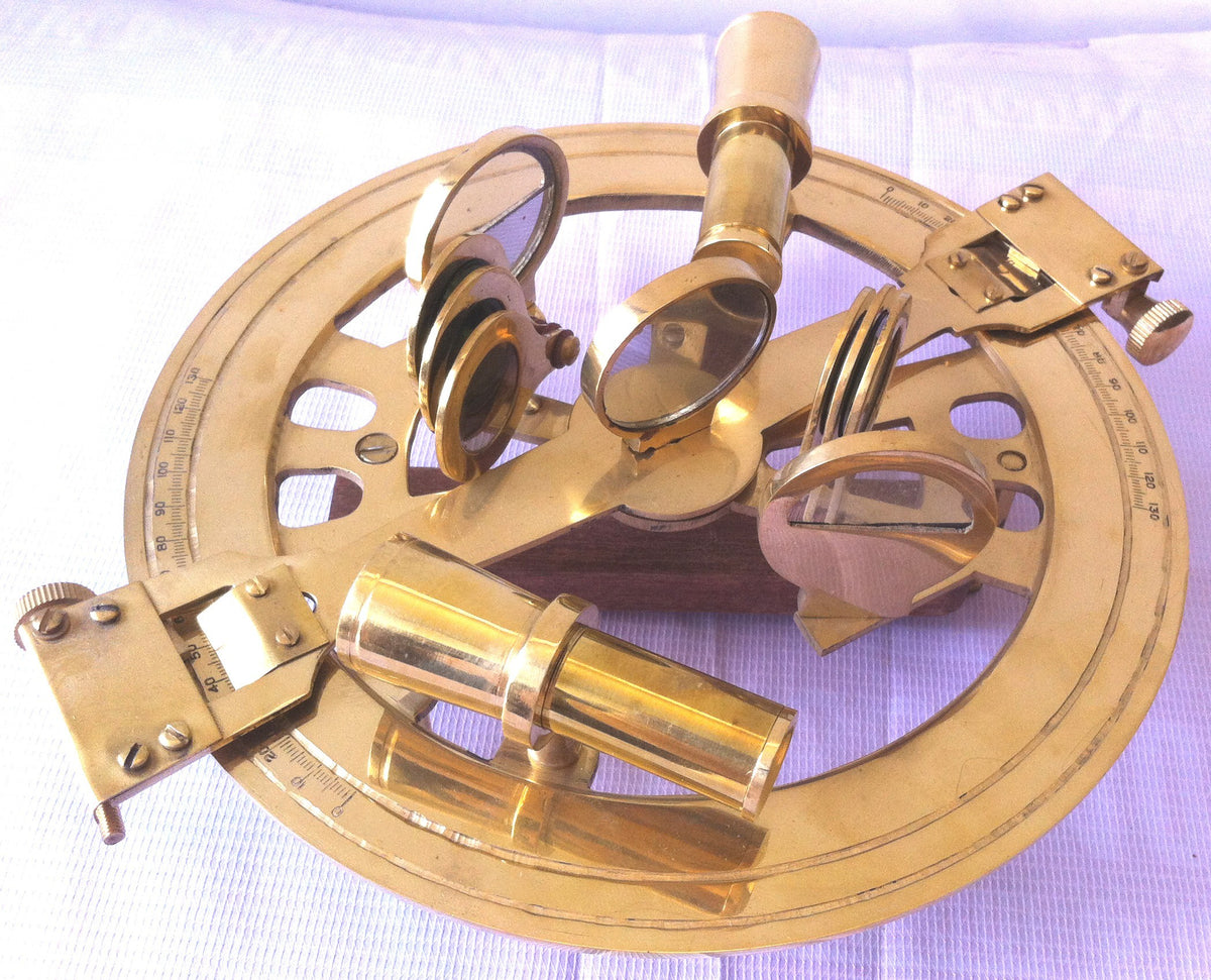 Round brass sextant - view 3