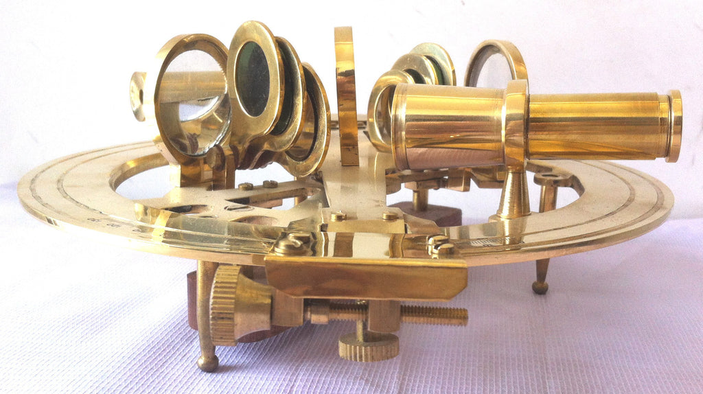 Round brass sextant - view 4